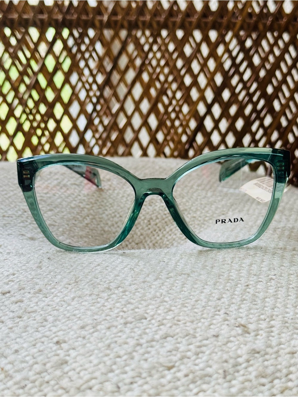 Prada - Picture 2 of 8